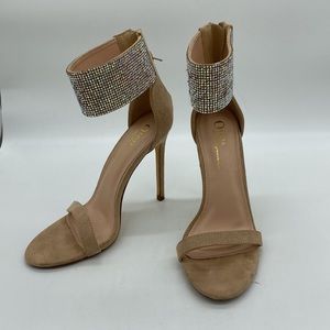 Olivia Ferragamo High Heels Stilettos Crystal Jeweled Ankle Strap Tan Womens 8
